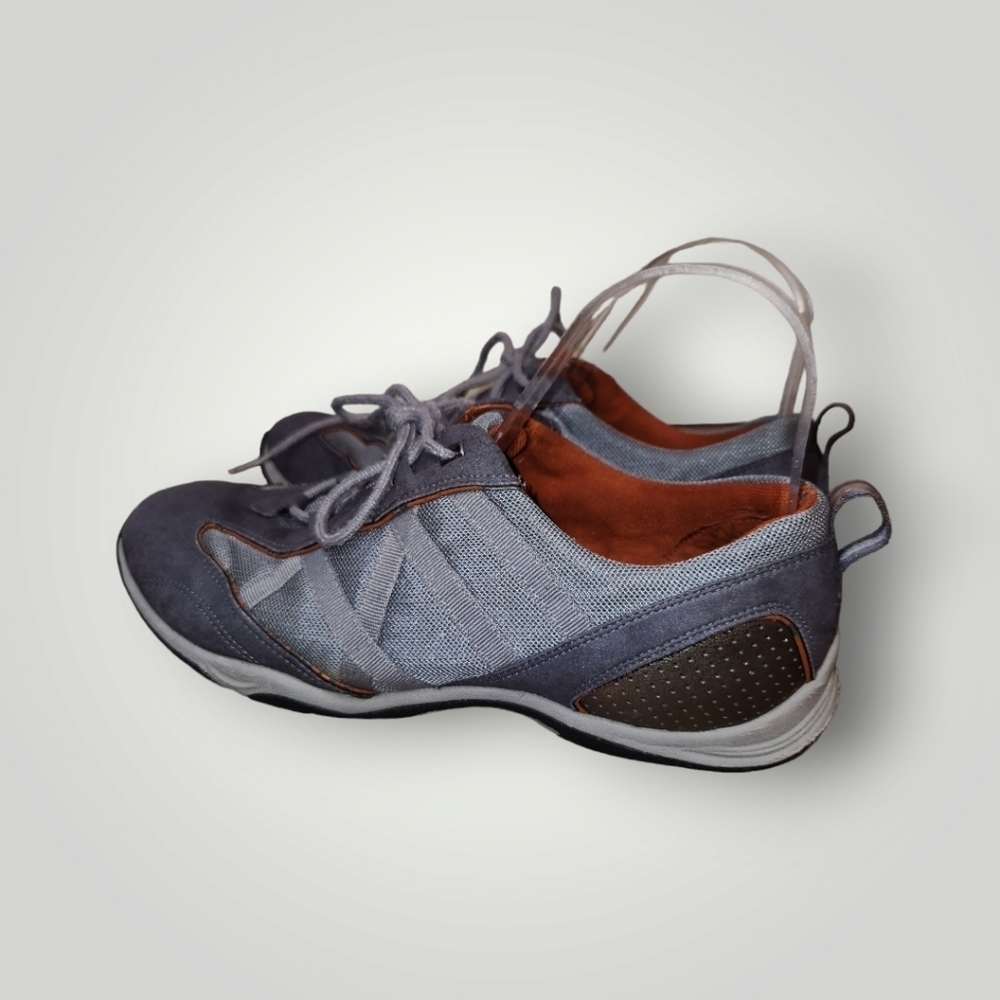 privo clarks gray suede light weight Sneakers Size 8